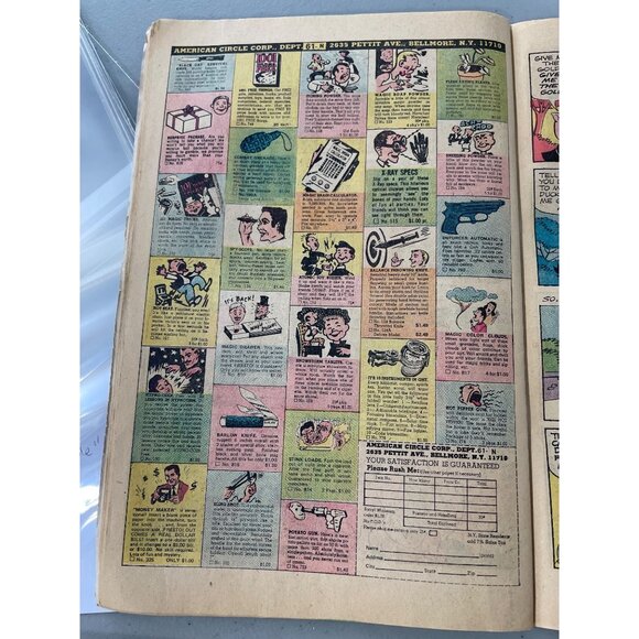 Gold Key Daffy Duck Comic Issue No. 98 December 1975 In Snowman’s Land Vintage - Picture 5 of 6